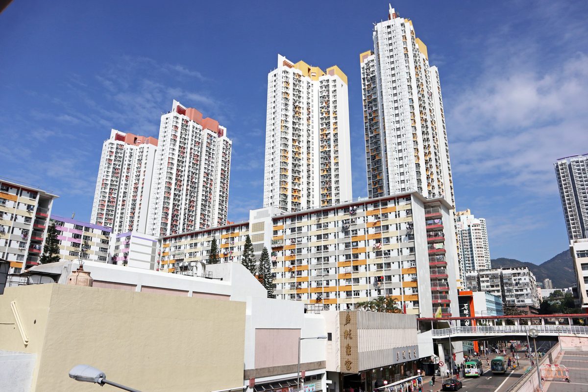 港府訂十年房屋目標42萬伙，公營佔七成