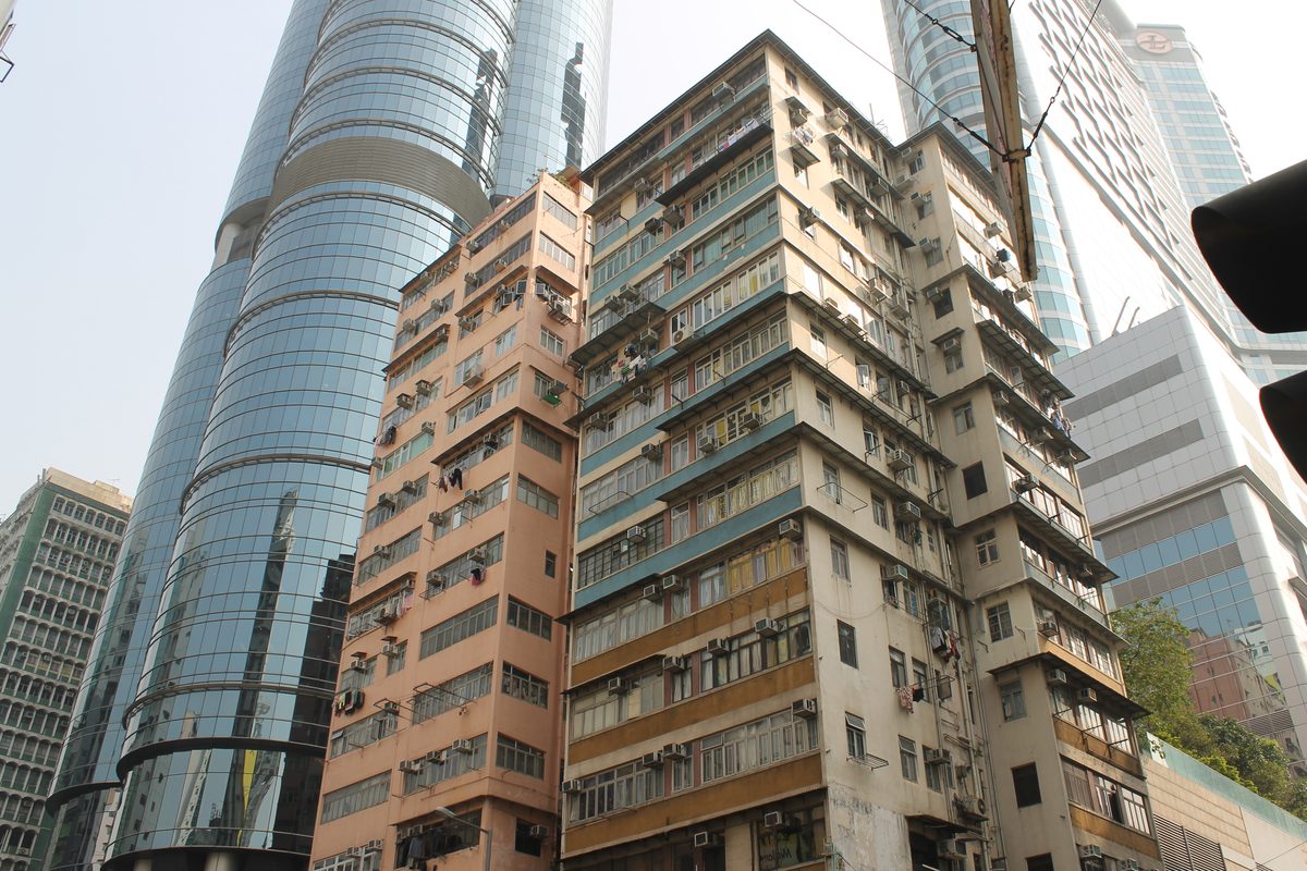 南灣．南岸兩伙售2843萬